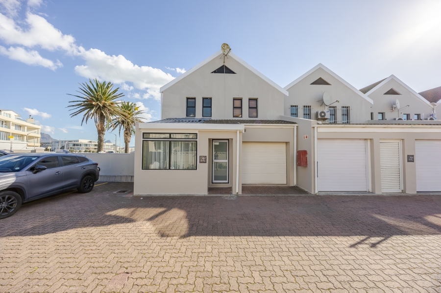 2 Bedroom Property for Sale in Lagoon Beach Western Cape